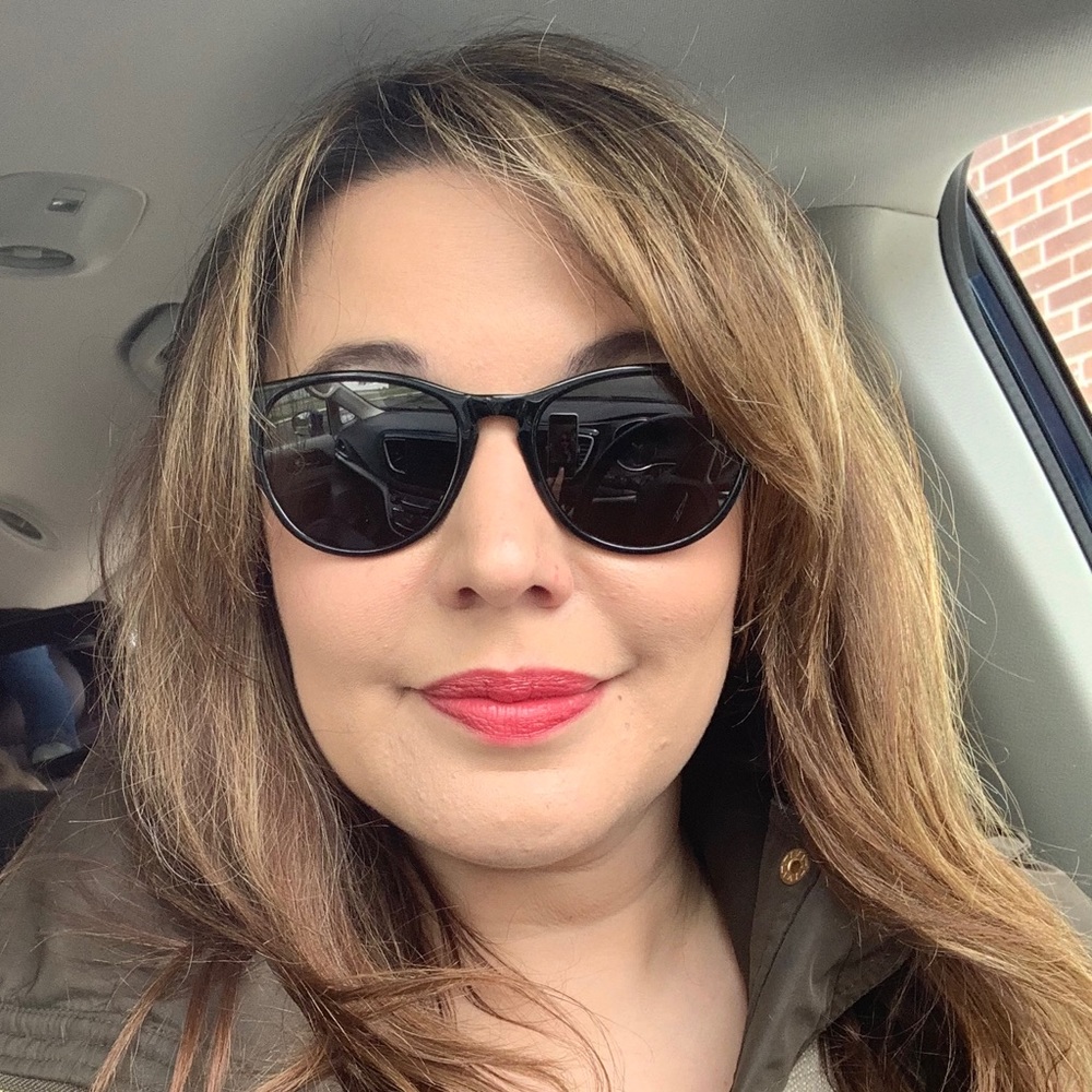 Meet your Posher, Lori